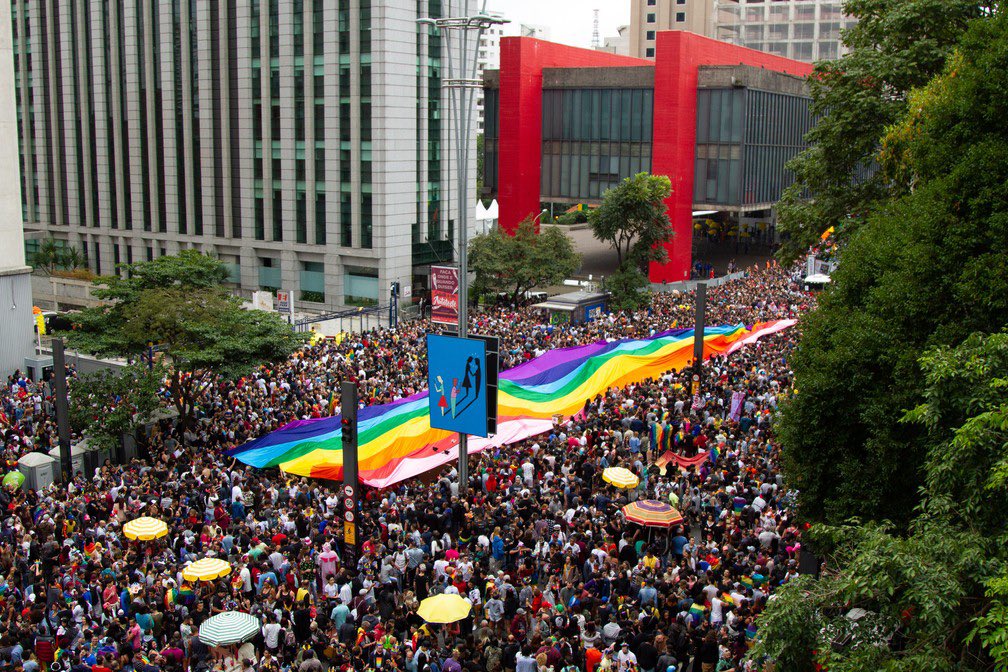 _valedoshomoofc's tweet photo. A 28ª Parada do Orgulho LGBT+
de São Paulo anunciou hoje (23) as atrações que levará para a Avenida Paulista no próximo dia 2 de junho.
Pabllo Vittar, Banda Uó e Sandra Sá estão entre confirmados pela organização do evento. https://t.co/rUbY04Lgel