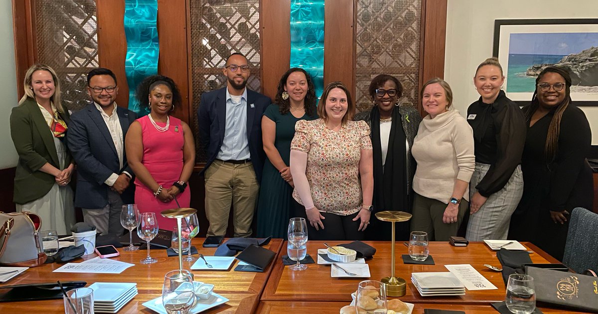 This week’s Table for 10 with Shannon Pierce of Virginia Natural Gas was an evening full of discussions and connections! Thank you to Shannon and our awesome tHRivers who attended! 

Be sure to stay on the lookout for more exciting events like this coming soon!