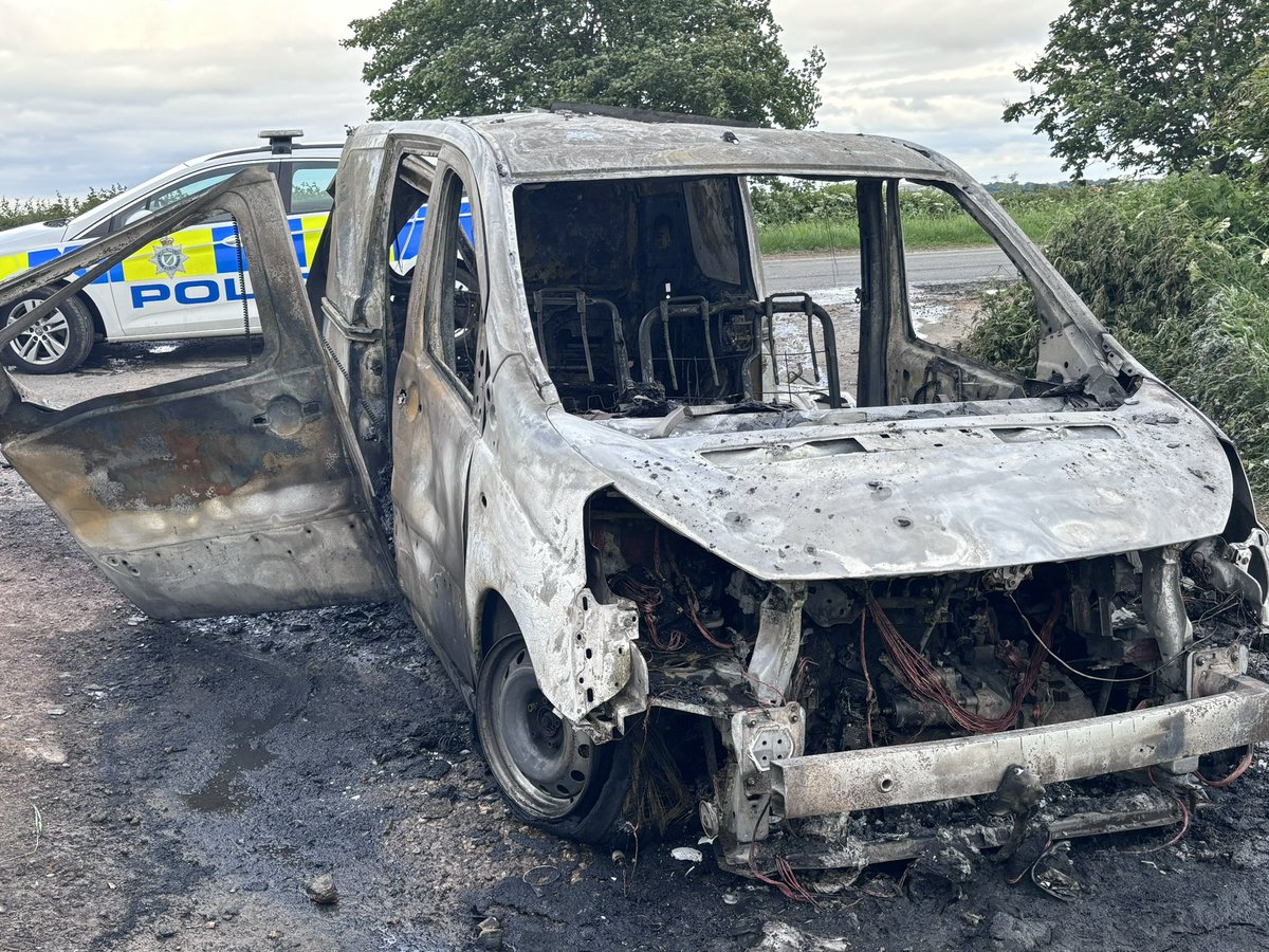 Our officers working in Lincoln tonight have supported at 3️⃣ urgent incidents since 3pm, including a broken down vehicle and a vehicle on fire. Luckily nobody injuried.