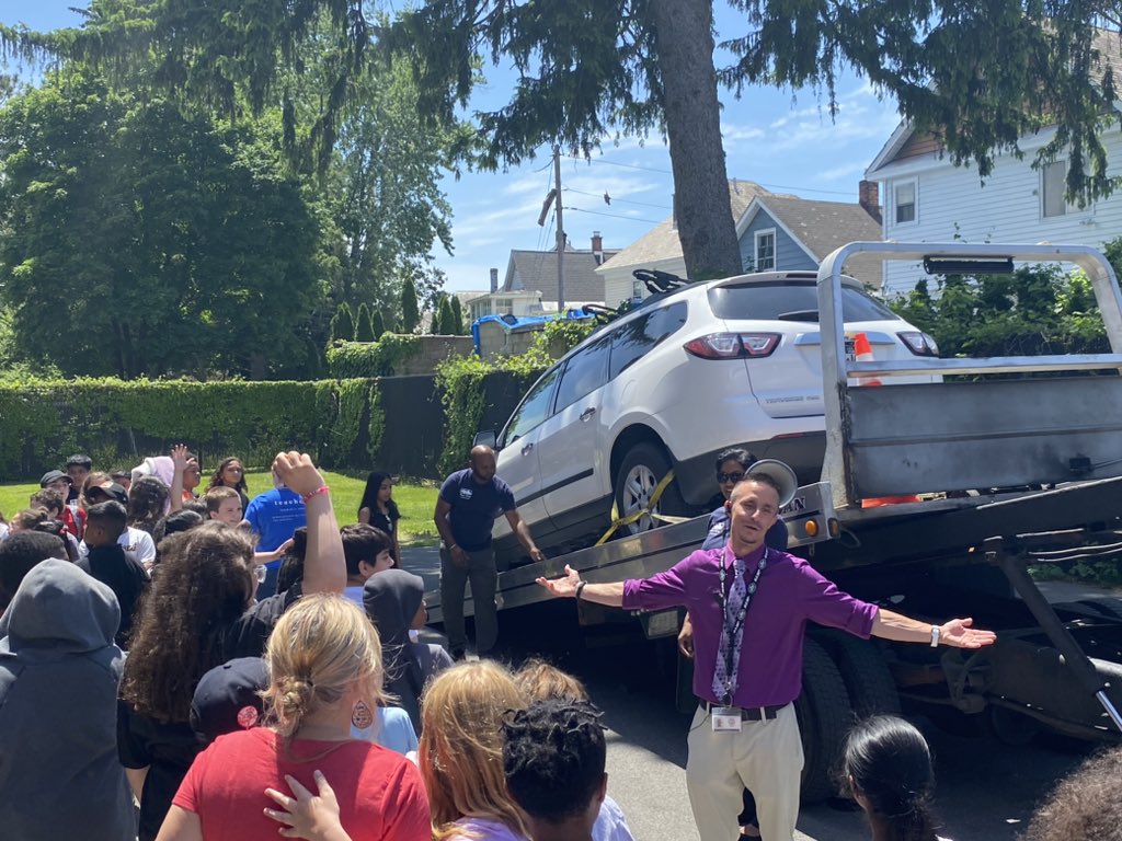 College &amp; Career Days here <a href="/HoweSCSD/">Howe Elementary School</a> 
Principal Sitts was in for a surprise coming out to his car being towed as part of a presentation by Schenectady’s own - Tony’s Towing &amp; Recovery **
<a href="/SCSchools/">Schenectady Schools</a>