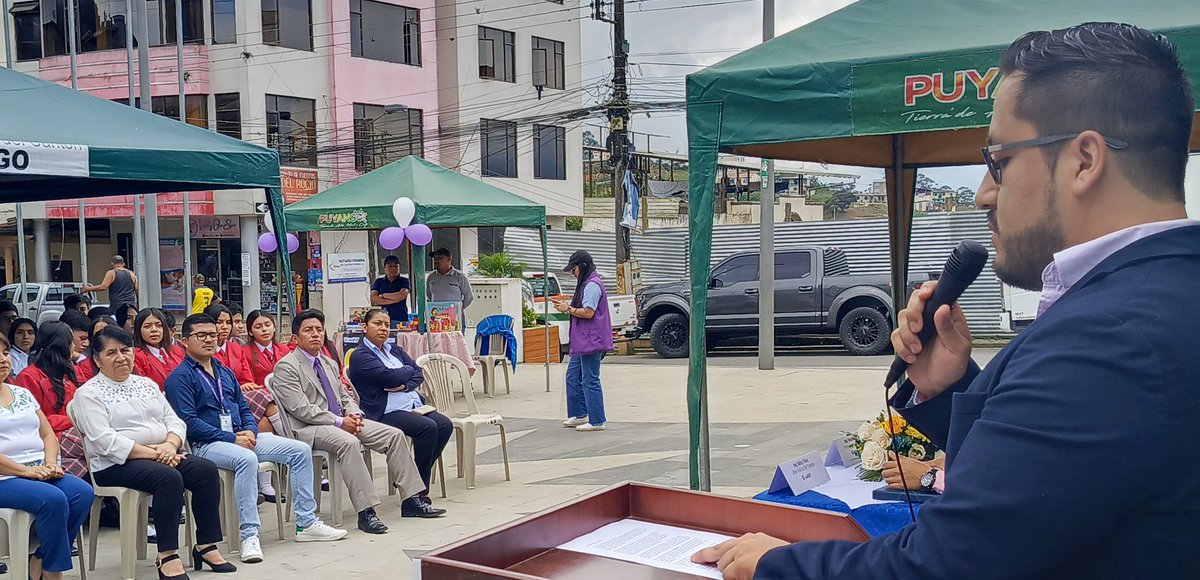 Salud_Loja's tweet photo. #Alamor | En la plaza cívica, con un acto solemne, la Coordinación Zonal 7-Salud realizó el lanzamiento de la vacunación contra la #COVID19 con la presencia de autoridades locales, estudiantes y ciudadanía. https://t.co/2V2yCv5ntu