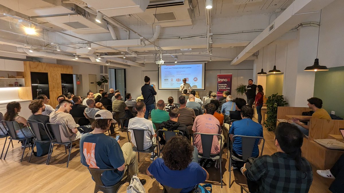 Welcome to Python Meetup May: Computer vision and A/B Testing
meetup.com/python-barcelo…

Full room!
