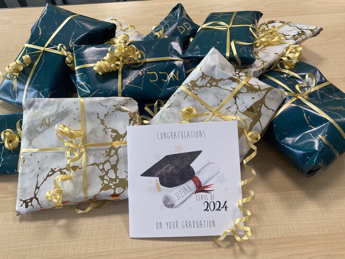 MissMLarsen's tweet image. Farewell presents for my Y11’s @Bedford_Academy. Personalised cards, snacks, pens and bracelets. Wonderful class - you will be missed. Best of luck with your exams. See you on GCSE results day. 🤩 #TheBAWay