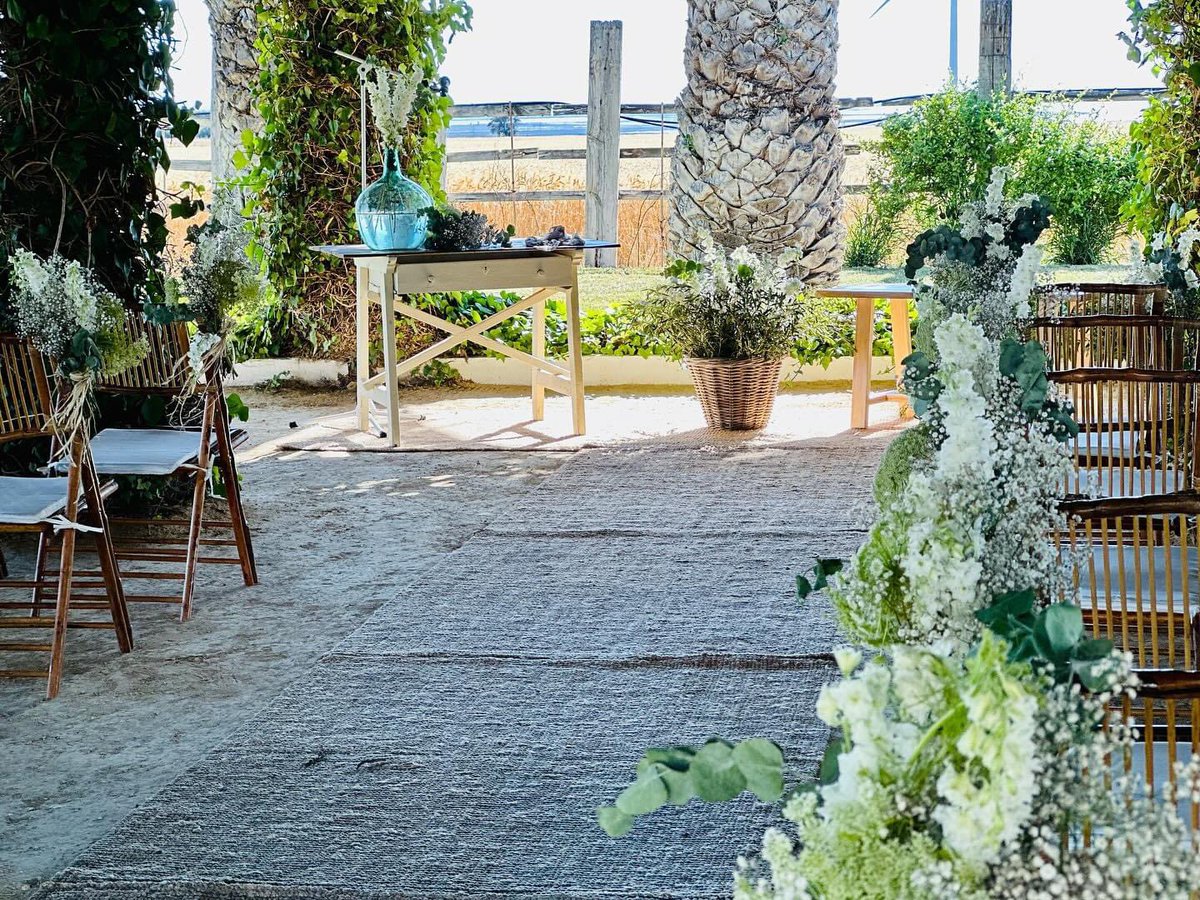 dehesabolanos's tweet photo. Momentos inolvidables S&amp;E 🤍🤍 
#dehesabolaños #bosasalairelibre #decowedding #fincaparabodas #bodas2024 #bodascadiz #jerez #cadiz https://t.co/6B31cn4AzB