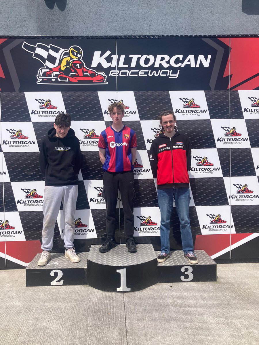 Our 5th years had a fantastic day out on their end of year trip as they visited Kilkenny before racing through the track Kiltorcan Go Karting ☀️🏎️