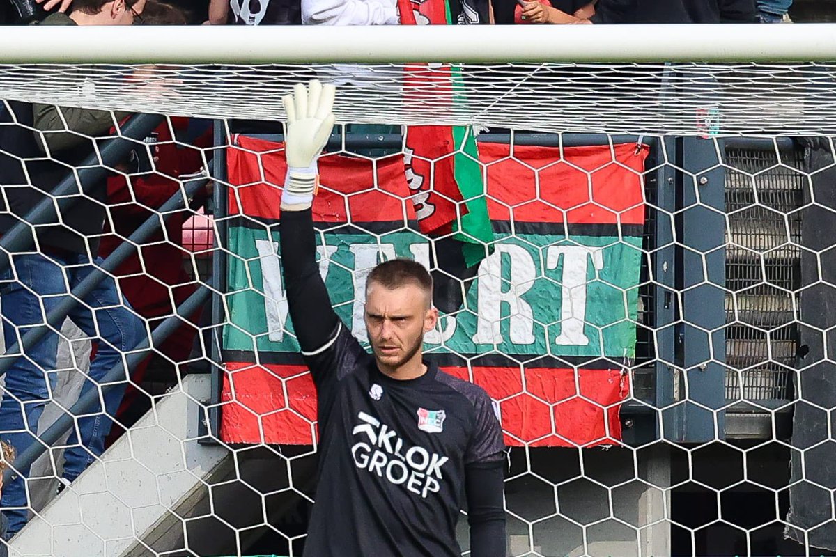 Vooraf is Jasper Cillessen nog gehuldigd voor 100 wedstrijden onder de lat bij NEC. #necnijmegen #necgae