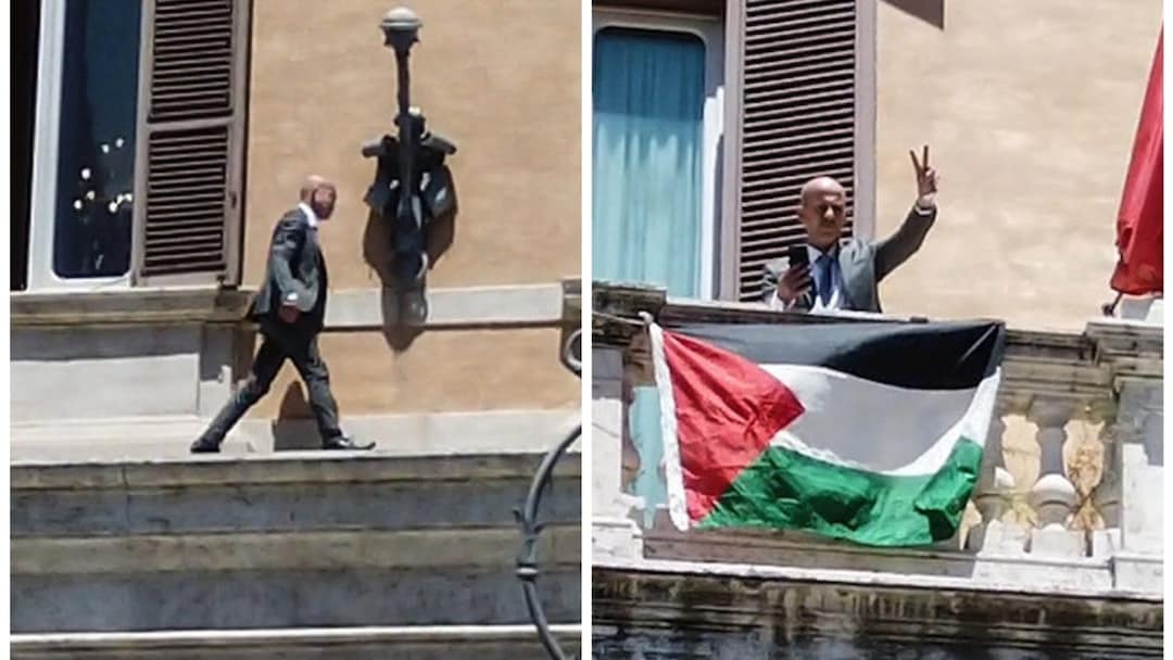 Stefano #Apuzzo, ex deputato dei Verdi e oggi candidato con AVS, è uscito da una finestra di Montecitorio e, passando dal cornicione, ha appeso due bandiere della #Palestina. La Camera ha preso provvedimenti, vietandogli l’accesso all’edificio d’ora in poi. (Fanpage)