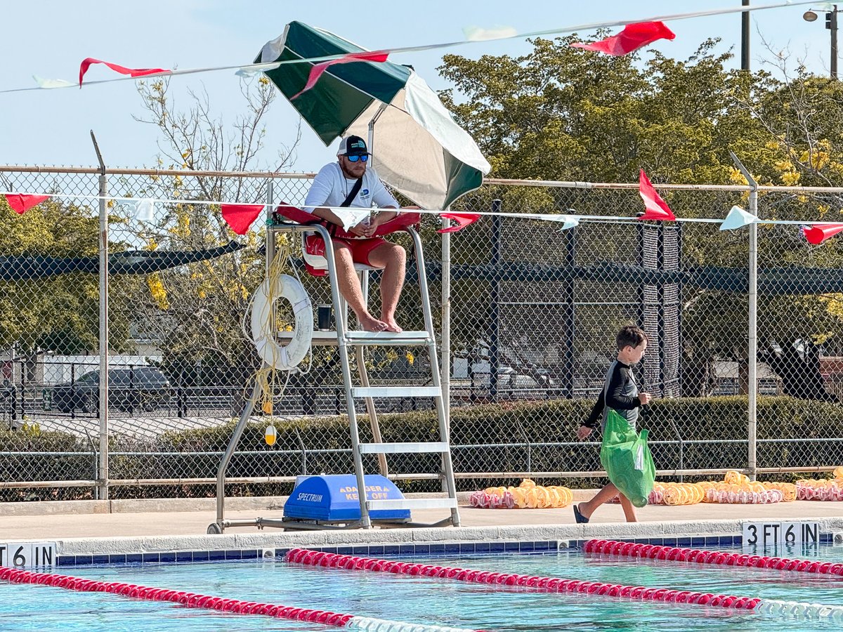 MiamiDadeParks's tweet photo. Beat the heat all year!☀️Our Tamiami Park Pool offers fun for all ages with lifeguards on duty for water safety, along with other amenities, i.e., basketball court, pickleball court, + more!

#WaterSafetyMonth #PoolTime #Tamiami #OurCounty #LiveAParkLife https://t.co/iyfLDR9Jet
