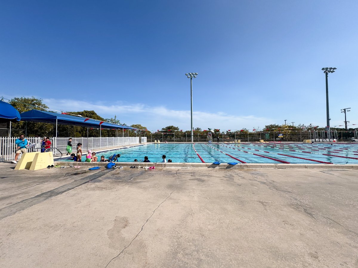 MiamiDadeParks's tweet photo. Beat the heat all year!☀️Our Tamiami Park Pool offers fun for all ages with lifeguards on duty for water safety, along with other amenities, i.e., basketball court, pickleball court, + more!

#WaterSafetyMonth #PoolTime #Tamiami #OurCounty #LiveAParkLife https://t.co/iyfLDR9Jet