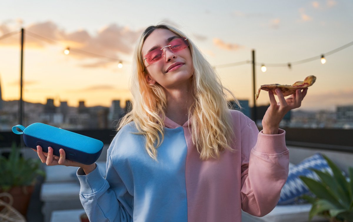 🌆 Las tardes se alargan y es el momento perfecto para disfrutar de los amigos y la buena música al aire libre. Con el altavoz portátil #BRICKLARGE, deja que tu sonido te acompañe.
Además, con la función TWS, empareja dos para un sonido más envolvente 🎵✨
sunstech.com/es/altavoces-b…