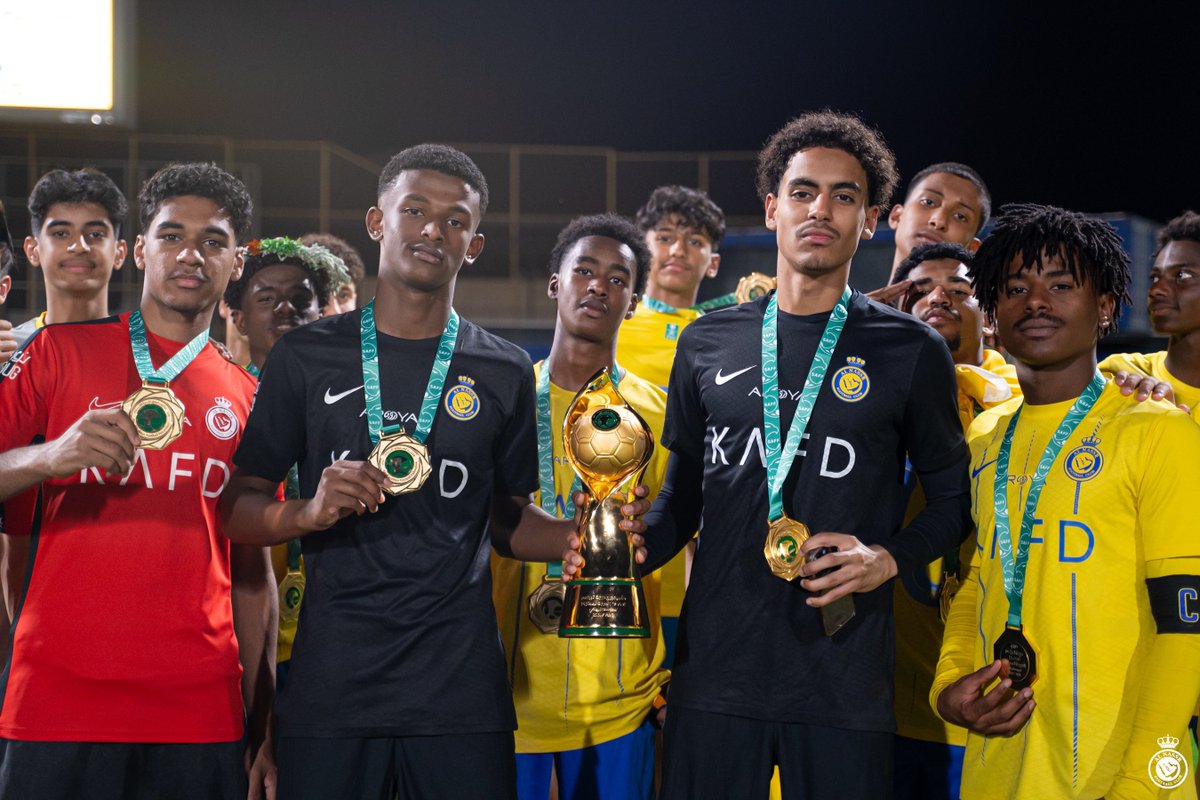 من ملعبنا 🤩
براعـم #النصر يتـوّجون أبطالًا للدوري السعودي للبراعم تحت 15 سنة 🏆