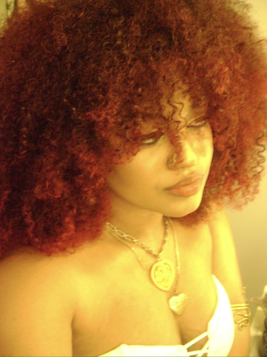 YourgirlDomino's tweet photo. Lil Red ♥️ https://t.co/fKiLckr2VR