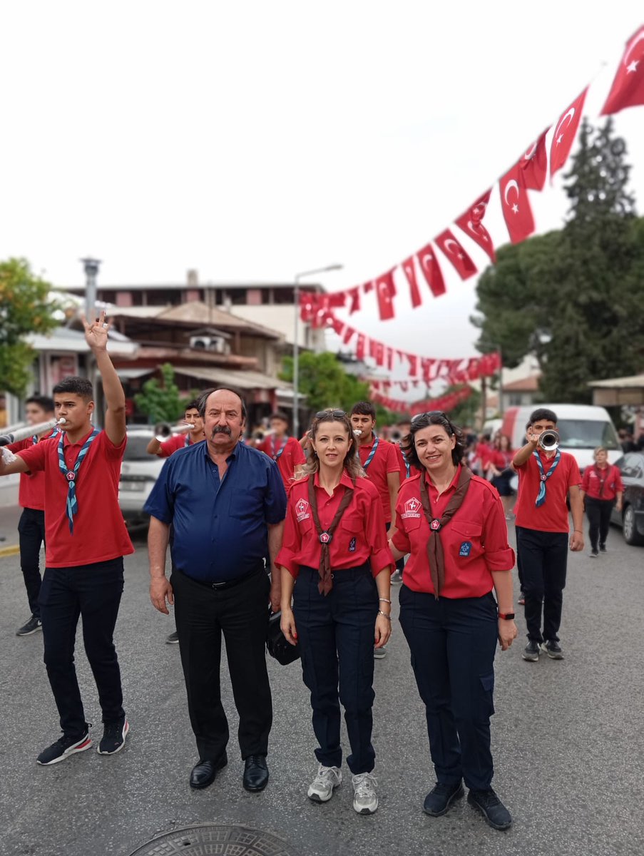 bozdoganmtal's tweet photo. Okulumuz öğrenci ve izcileri bando eşliğinde  Gençlik yürüyüşü  ile 19 Mayıs ATATÜRK 'ü Anma  Gençlik ve Spor Bayramını coşkuyla kutladı.
@Aydin_MEM 
@MehmetMadran09 
@veyselkasapoglu 
@bozdoganmtal 
@BozdoganIlce https://t.co/9yM1THI5OI
