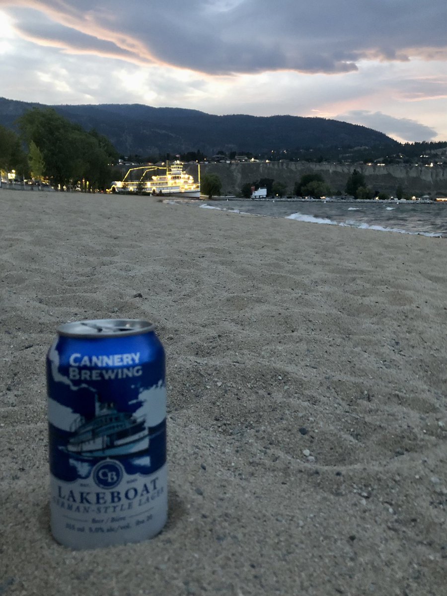 westcoastcanfan's tweet photo. Tix are a done deal. Who can turn down a Sunday drive roadie from the loops to Penticton. 
@PentictonVees Vs. @SurreyEagles gm6
Paint the town blue and
have  @CanneryBrewing lakeboat. #keepthecup https://t.co/cN9wegWOk0