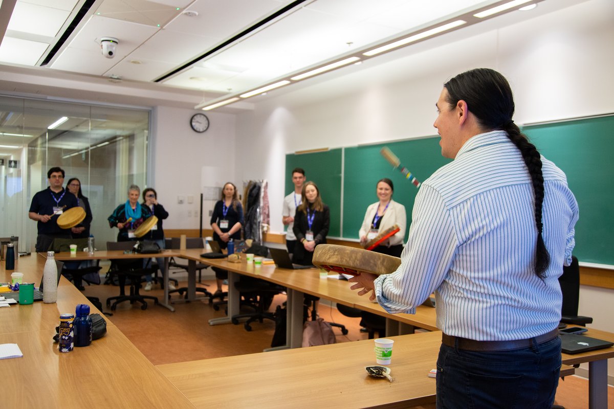 uOttawaResearch's tweet photo. Le 91e Congrès @_Acfas @uOttawa a compté plus de 200 symposiums sur une foule de sujets innovateurs, menant à des centaines de conversations par des milliers de congressistes.
Ayant pour thème la mobilisation des savoirs en français, nous considérons notre mission accomplie ✅ https://t.co/cxIq5cnucR