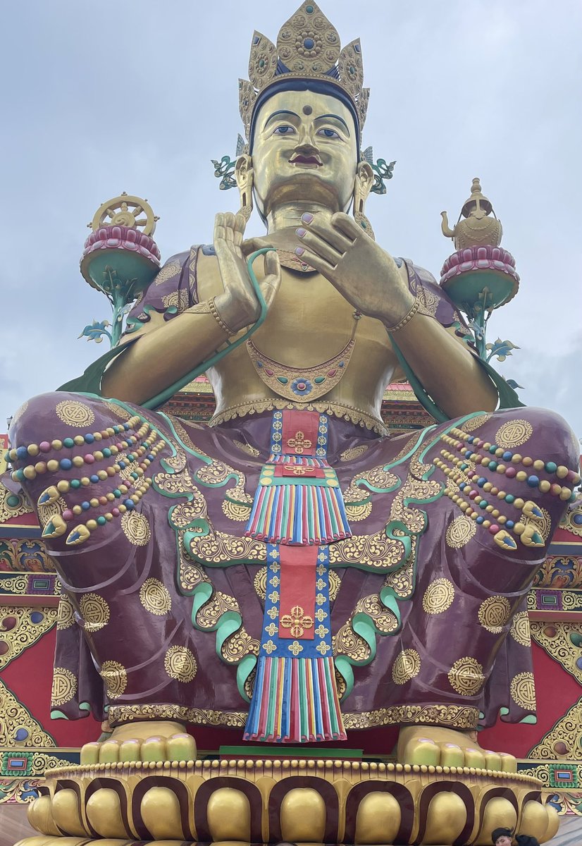 bapu_w's tweet photo. Happy #SagaDawa 🙏 Life is all about being responsible and empathetic. Disperse the sheen of compassion and happiness everywhere. Love unconditionally and keep praying. Good things will bounce back, unexpectedly. At #Buri the abode of #MaitreyaBuddha, the #FutureBuddha 🙏💐🙏💐🙏 https://t.co/ZrjjbsCvb1