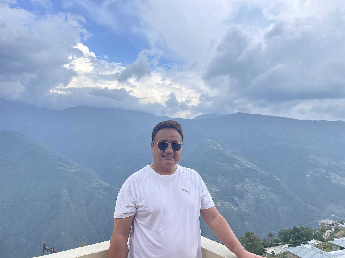 bapu_w's tweet photo. Happy #SagaDawa 🙏 Life is all about being responsible and empathetic. Disperse the sheen of compassion and happiness everywhere. Love unconditionally and keep praying. Good things will bounce back, unexpectedly. At #Buri the abode of #MaitreyaBuddha, the #FutureBuddha 🙏💐🙏💐🙏 https://t.co/ZrjjbsCvb1
