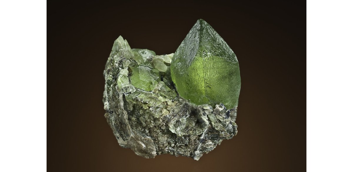 ColoradoJo19's tweet photo. #5 Unless pure olivine minerals were more common during the early evolution and establishment of life on Earth, phosphite from serpentinizing vents probably didn't supply life with the phosphorus it needed to grow. https://t.co/NmOnZ2Dug5