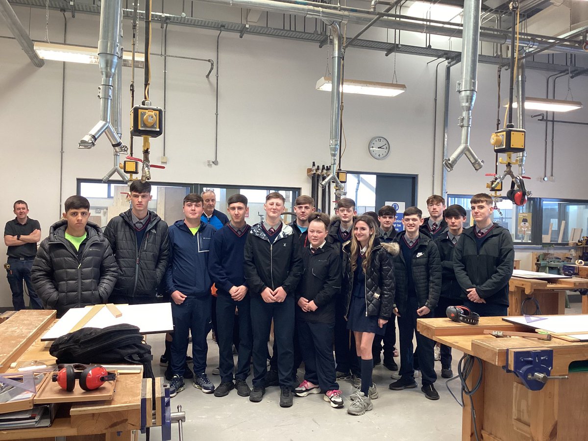 Our second school visit today 👌also from Mount Seskin Community College; this time TY students extremely interested in our craft apprenticeships 🛠️🪚🔨
#GenerationApprenticeship 
@SOLASFET @ThisisFet @apprenticesIrl @ddletb @MountSeskincc23 
￼
￼