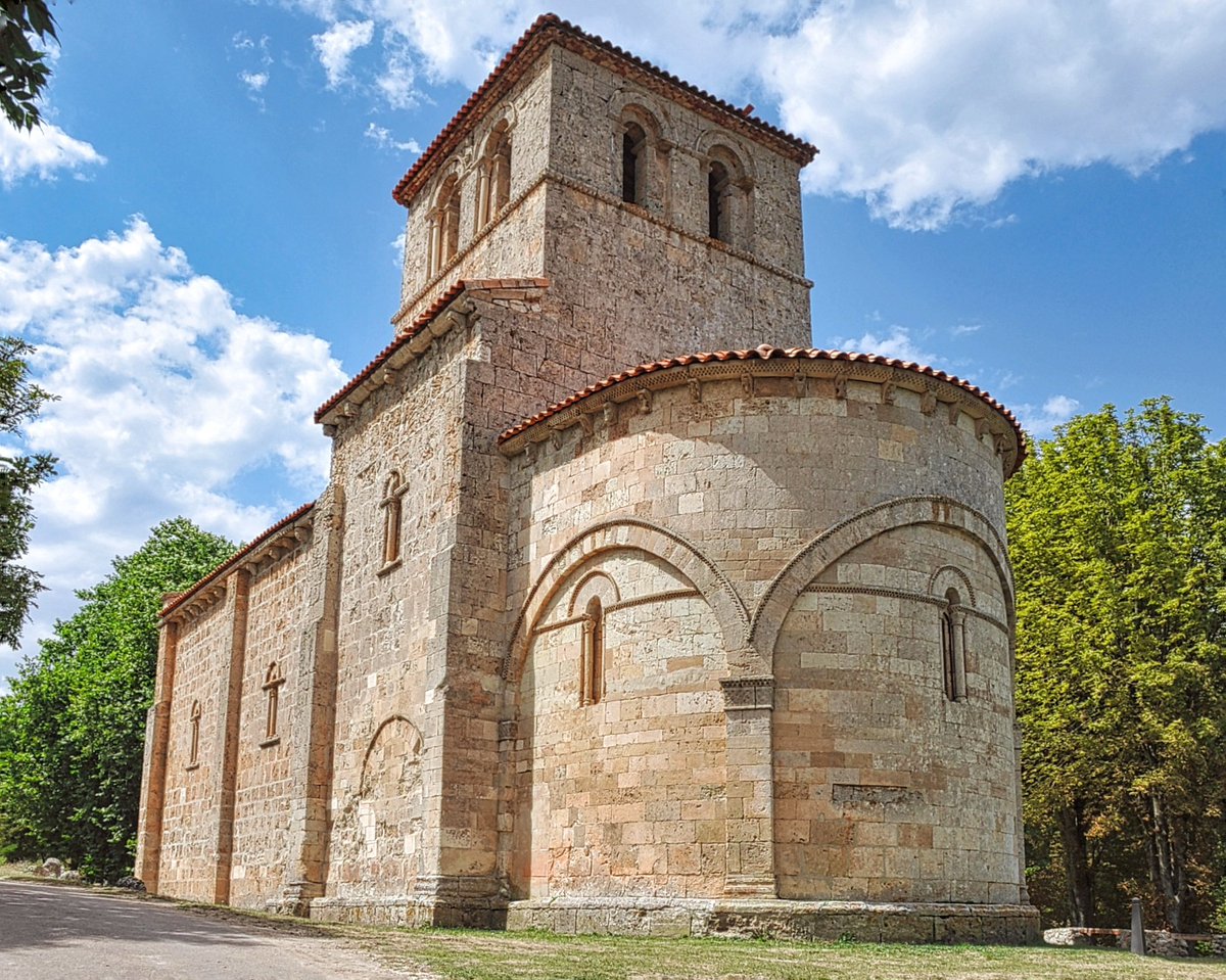 Románico en España tweet media