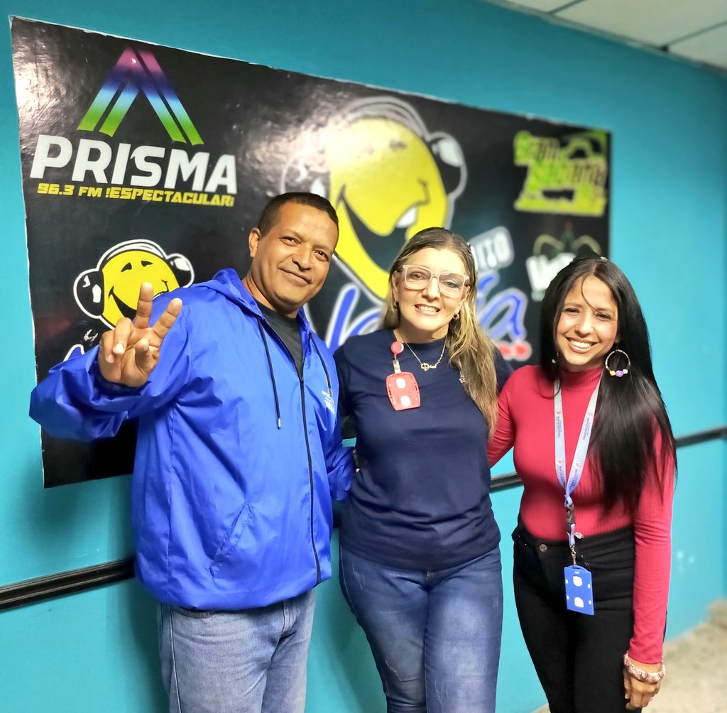 #EnMinutos Por Prisma 96.3 F.m y todo el 'Circuito Alegria, @Yeseg7 y @Cesarchirinosya de @BrigadasCHCH y @Iyaracuy estarán con @RosmaryAlvarez con todos los pormenores de @InfocentroOce en Yaracuy

#CreoEnVenezuela
¡Vamos!
@Gabrielasjr 
@LaRosaInfoVE