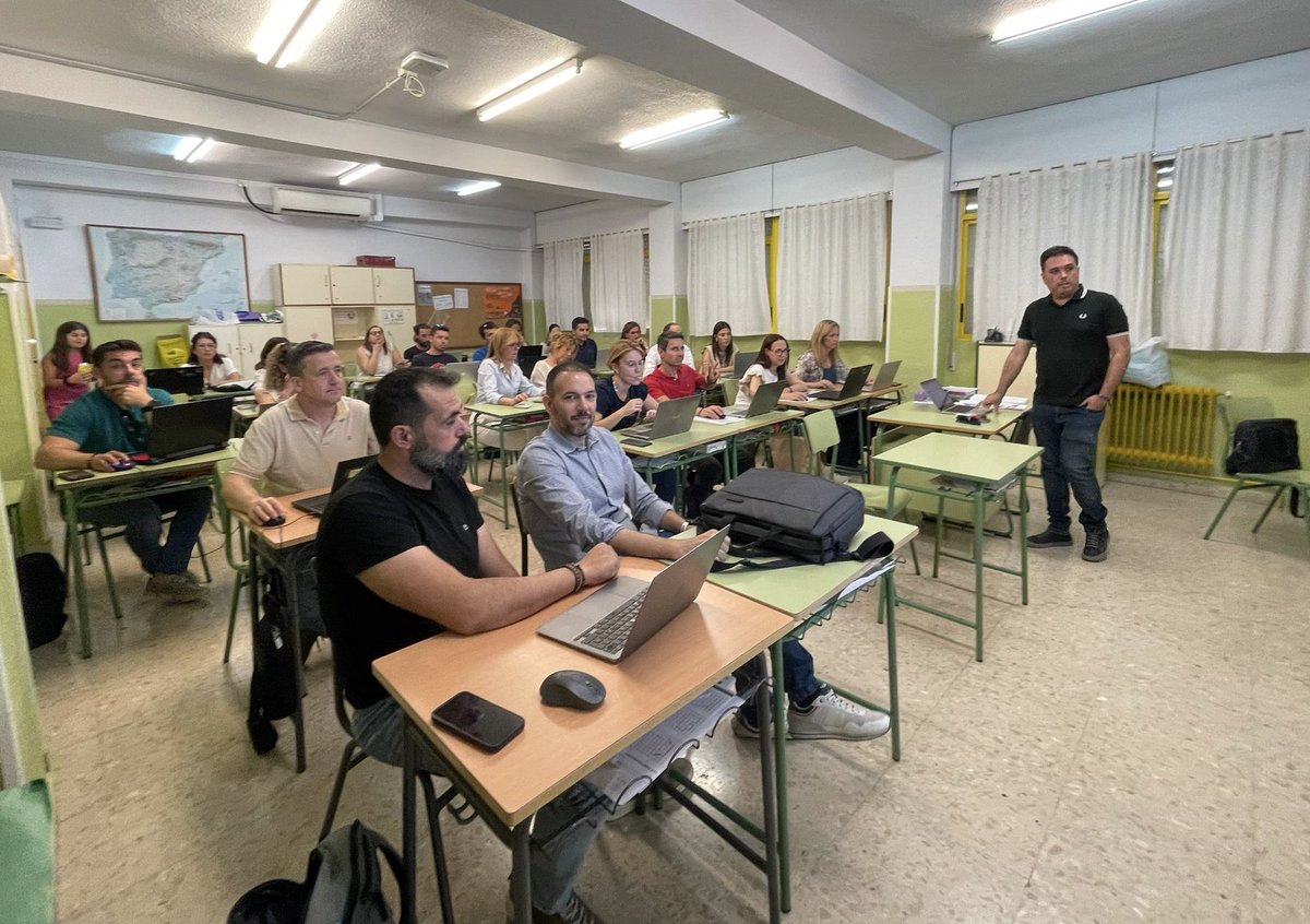 Innovaedum tweet media