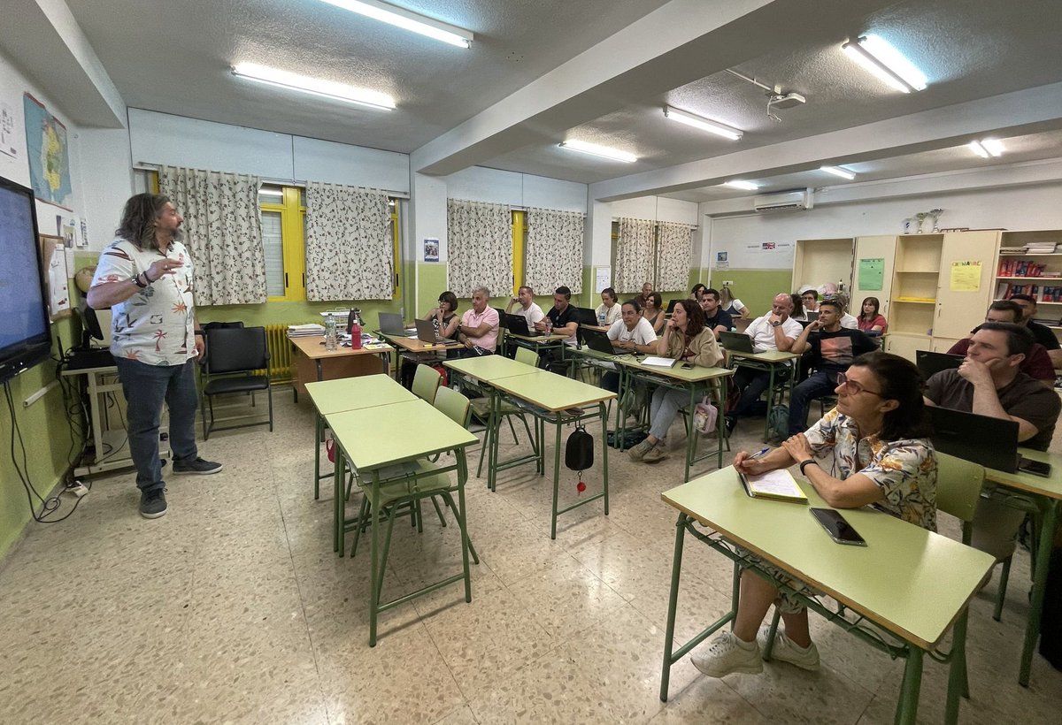 💢Miembros de <a href="/innovaedum/">Innovaedum</a> y <a href="/direcmur/">DIRECMUR</a> compartiendo un taller-formación sobre estrategias para el desarrollo de La Memoria💢 
⭕️Colaborando y educando con el corazón, ganamos y crecemos todos⭕️

#soydeinnovaedum #direcmur