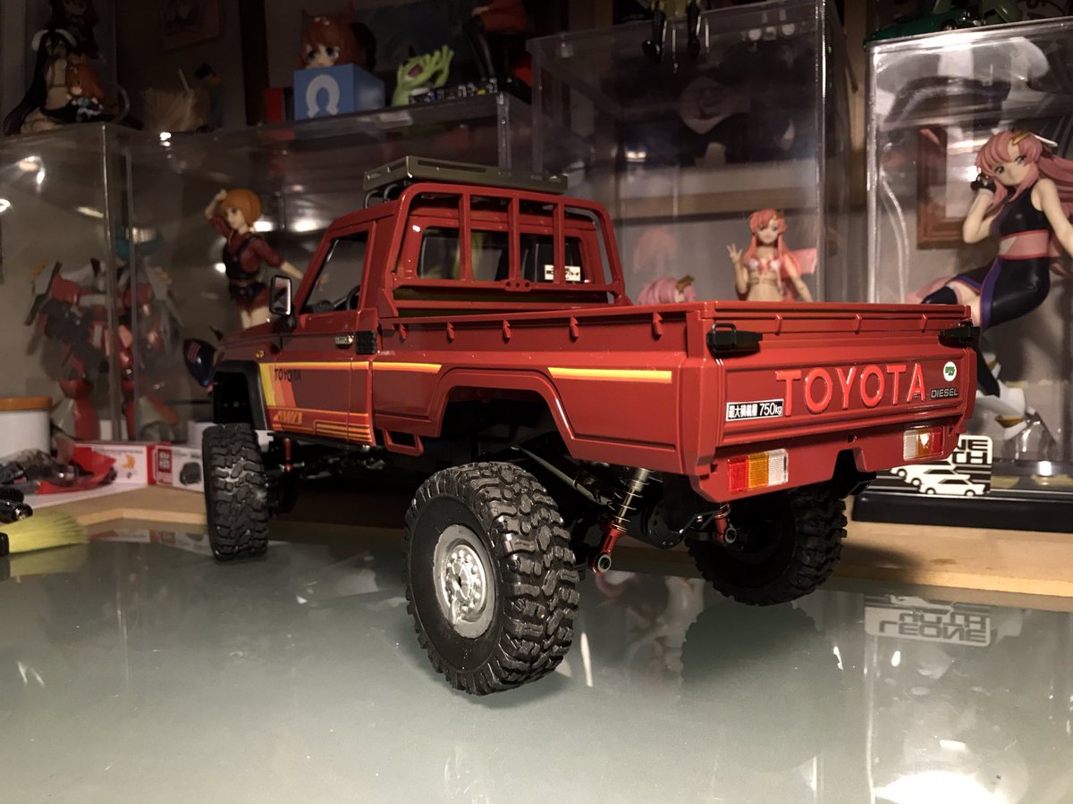 leone_rx2's tweet photo. #ラジコン
#RAYWOOD
#MNmodels 
ランクルくんひとまず今できる外装カスタム一区切り＾＾窓枠、グリル、ライト類の塗り分け、デカール、キャリア、荷台内縞板貼りをしてみました＾＾ホイールは仮の奴なんで早くメインのホイール届いてほしいな＾＾ https://t.co/fU4onrjX5X