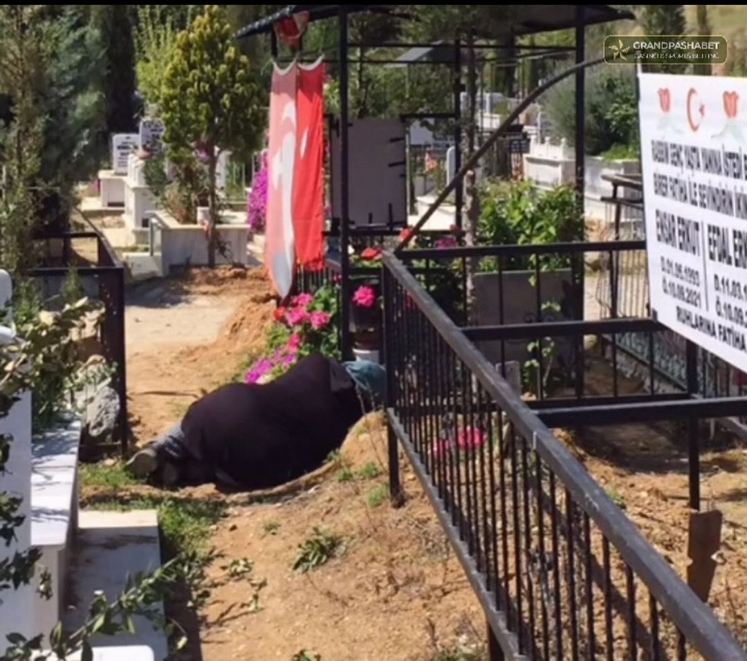omerturkan_1's tweet photo. 21 yaşındayım hiç bir fotoğraf bu kadar acıtmamıştı. https://t.co/vuc13E6mhw