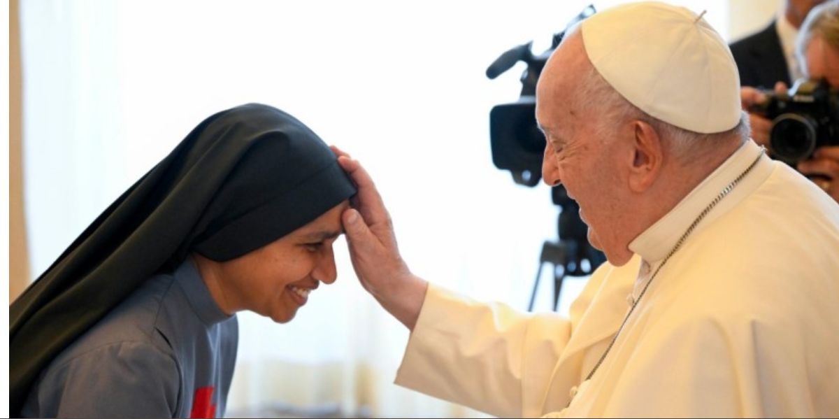 #PopeFrancis says 'make God's mercy present in the practice of hospitality' - “Suffering is only overcome by love” to Religious #Sisters who Care for the Sick - FULL TEXT catholicnewsworld.com/2024/05/pope-f…