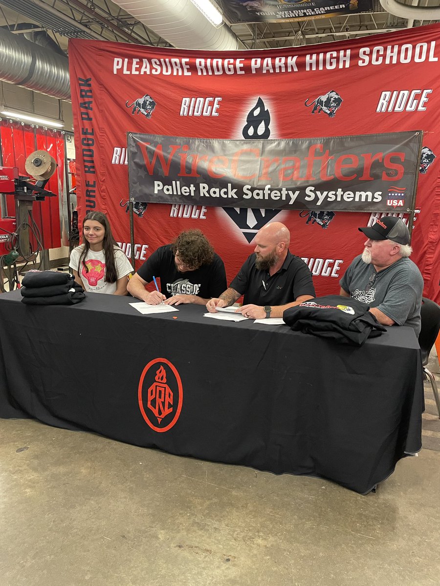 Deanna Hawks tweet media