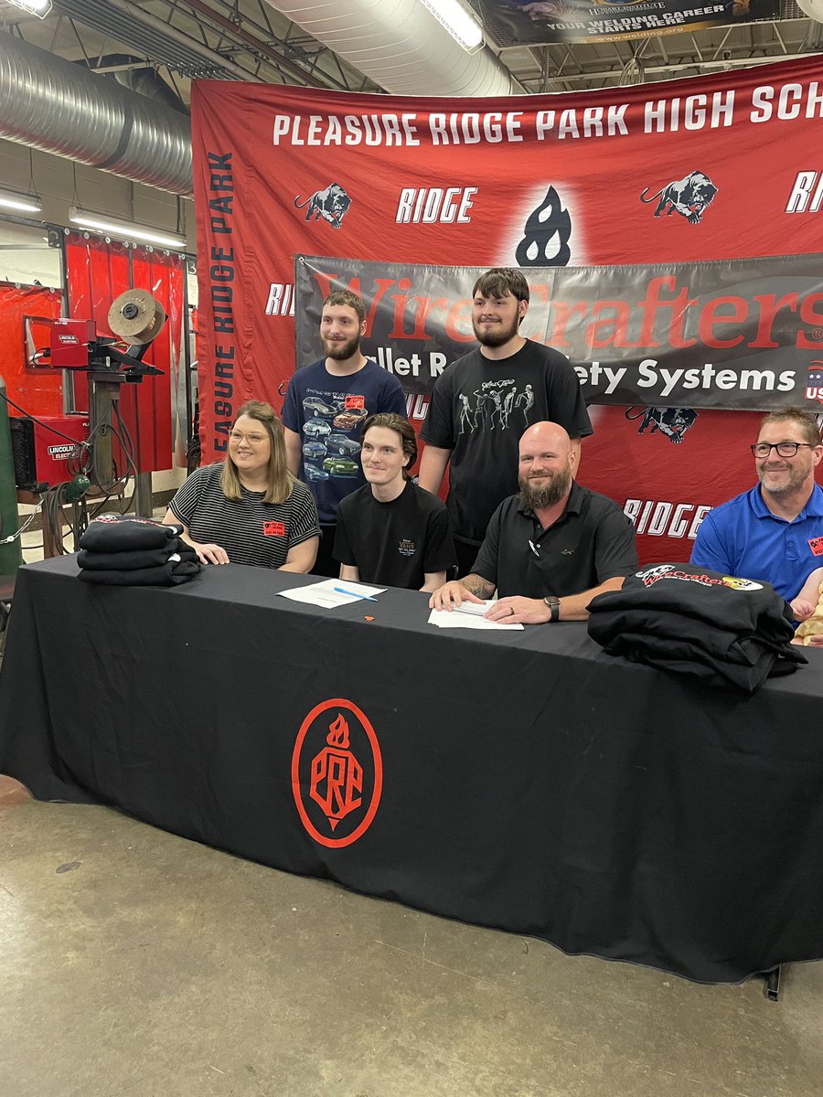 Deanna Hawks tweet media