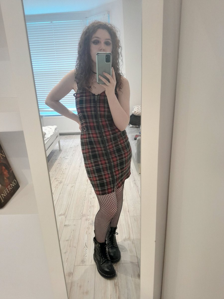 I dressed up for a *thing* and I felt cute 😇