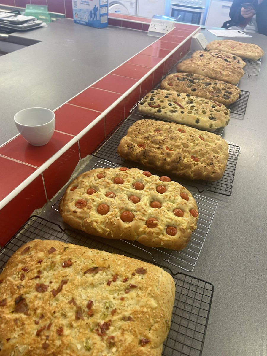 mrssfletch's tweet photo. Focaccia Crestwood style! Used Paul Hollywoods recipe- watched the demo on the GBBO and here and the results. Ended with some food science exam questions to check for understanding #italianbread #AqaFoodPrepandnutrition https://t.co/shSp41k1HQ