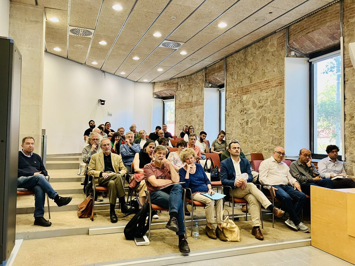 Gran sessió amb Mir, Thomàs, Molinero & Guirao discutint el llibre de @nicoabu (@Ed_Critica) a la @UPFBarcelona @GRENS_upf & regiocat (@identicatUOC & @UOCartshum)