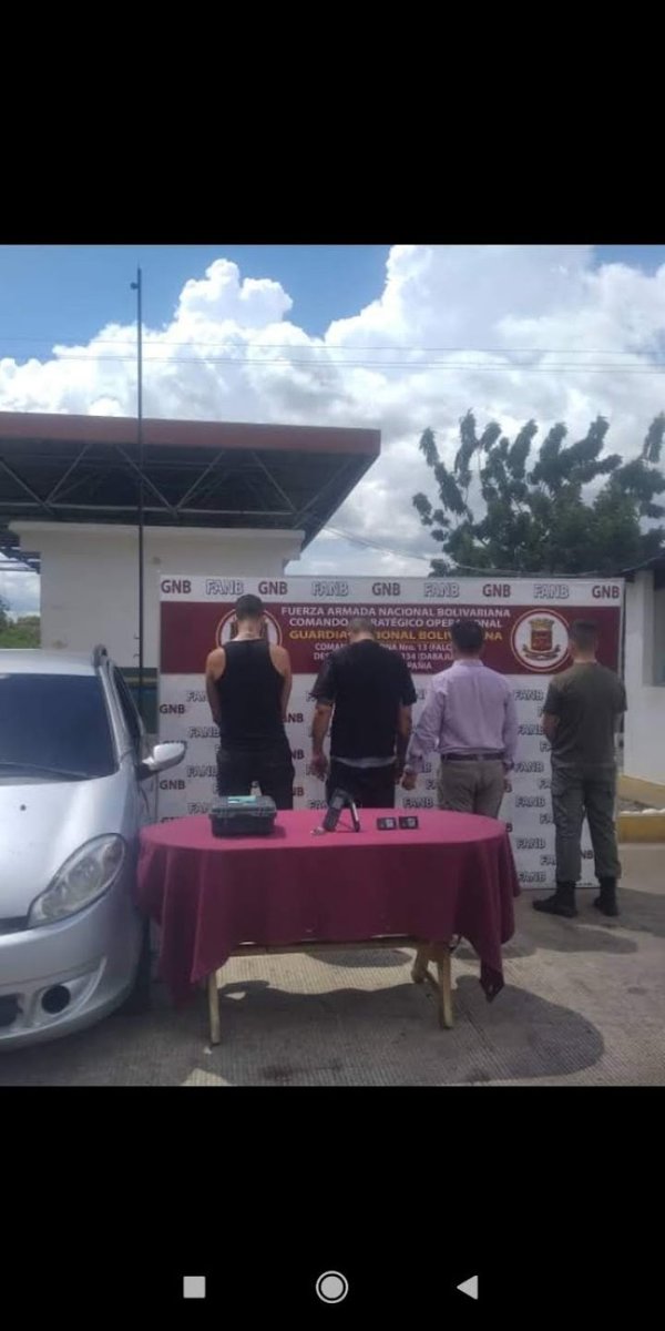 PardoAuris's tweet photo. @CelsaBautistaO Sra  Celsa..dsd el día ayer luego del motín en Yare 2 dnd hubo muertos y heridos. No he tenido noticias d mi hijo él preso político SM/3 GNB Darwin Urdaneta"caso espía gringo" causa q fue tda liberada menos mi hijo quién sigue corriendo peligro ahí.
LIBERTAD JUSTICIA https://t.co/1YYGHGHUPK