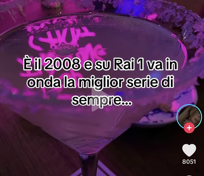 deadpoetstan's tweet photo. solo i bellissimi la conoscono e la guardavano https://t.co/Uoumn7hIgS