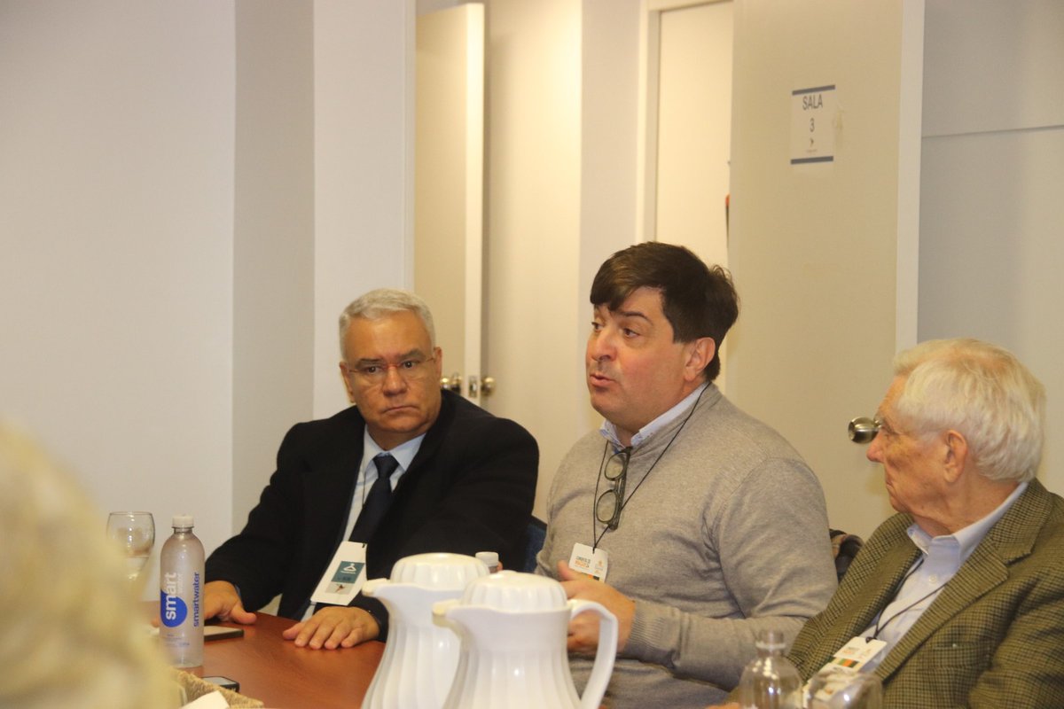 En una reunión con productores argentinos, <a href="/rgabrieldelgado/">Gabriel Delgado</a> y <a href="/fernandocamargo/">Fernando Camargo</a> dieron detalles de la decisión del Consejo Agropecuario del Sur de avanzar conjuntamente en medición de emisiones y secuestro de GEI de la actividad agropecuaria.