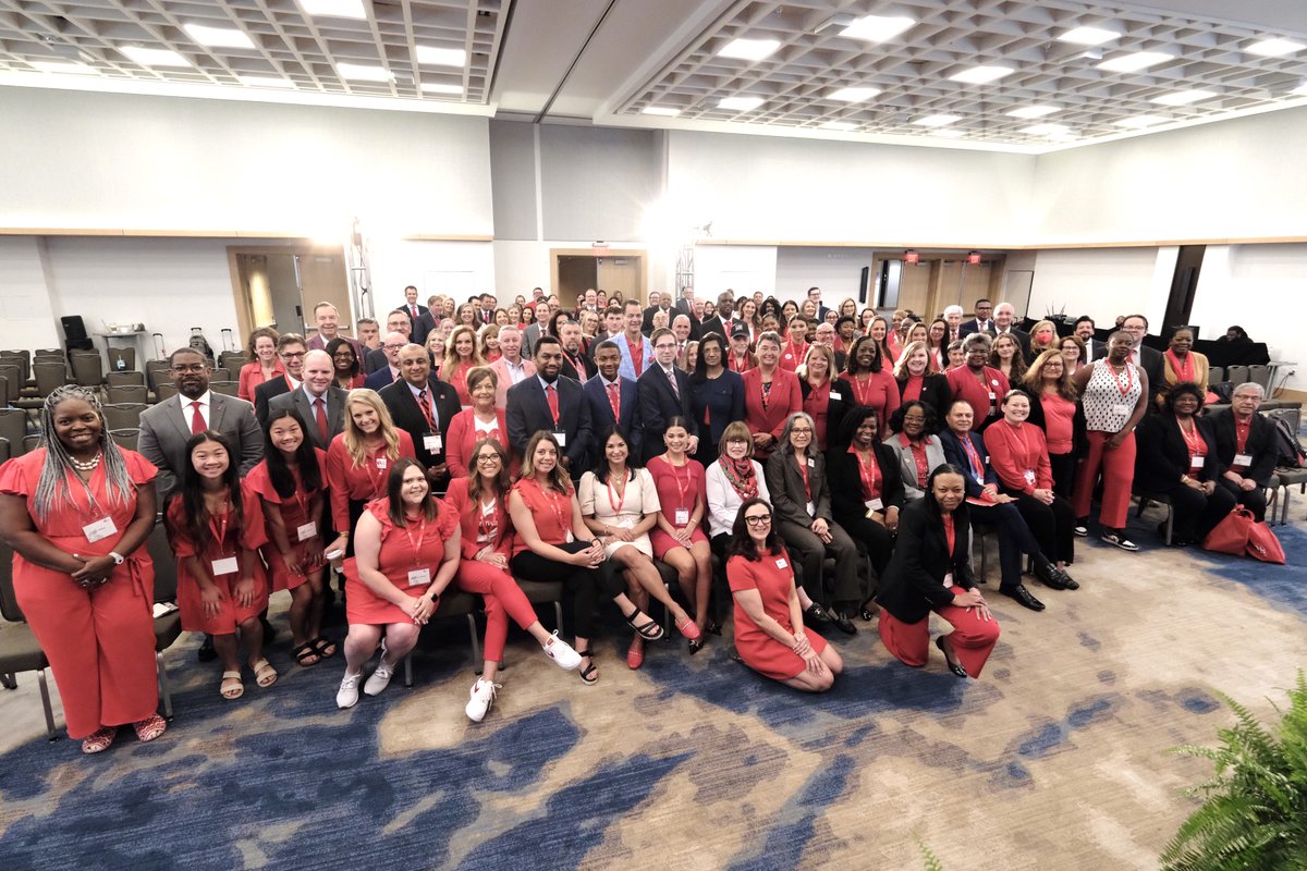 Honored to start the day in our nation's capital with 200+ survivors and advocates who are calling on their representatives to support the #AccesstoAEDs Act & HEARTS Act. Together, we can save lives from cardiac arrest by increasing #AccesstoAEDs and CPR for everyone, everywhere.