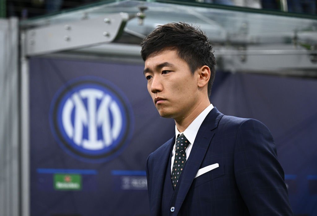 🚨 Following Oaktree’s takeover of #Inter, Steven Zhang spoke with the management team several times. The former club President is not expected to take any legal action against Oaktree or the club. 

[via @Corriere]