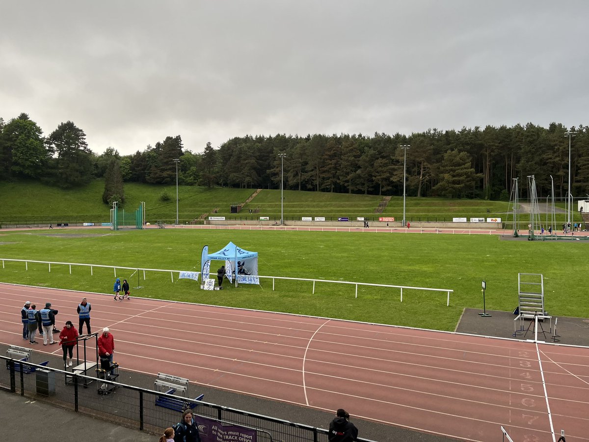 Lagan Valley AC Fab 5 Meeting 3! Bit colder than last week ☁️ Live results available here: docs.google.com/spreadsheets/u…