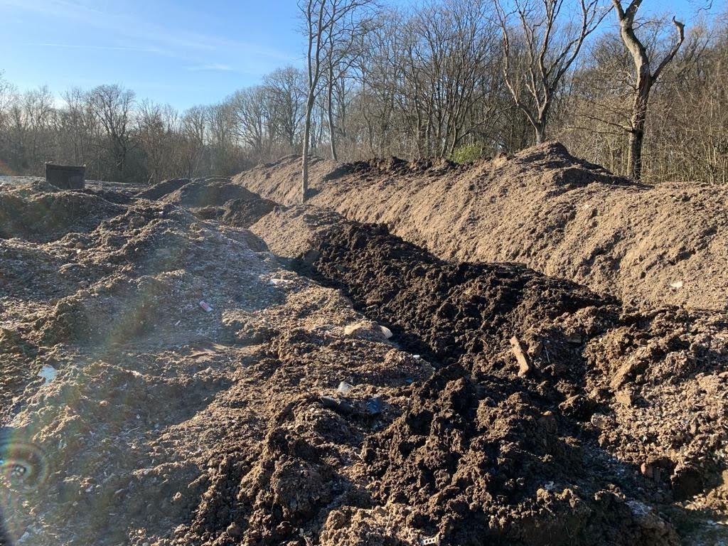 The plight of #HoadsWood has rightly brought wide condemnation. That's why I've instructed @EnvAgency to clear the illegally deposited waste. The EA team is ready to start work at the earliest opportunity while they continue to bring those to blame to justice.