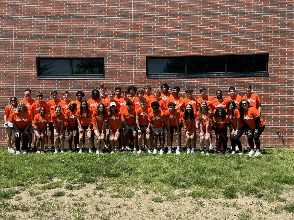 And they are off…Olathe East Track & Field team ready for State and their trip to Wichita. Good Luck Hawks!!! @OlatheEastHawks @OlatheEastTrack