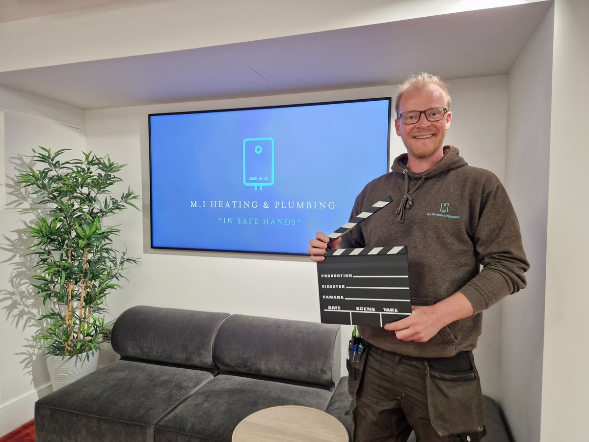 CreateFilmFife's tweet photo. A *massive* thank you to Ian from M.I Heating &amp; Plumbing, a sponsor for our #NetworkingNight tomorrow, hosted by @MidgieBiteMedia !
Ian's support has allowed us to have staff in the function suite bar in the Beveridge Suite! We're immensely grateful for his help - thank you! 😄 https://t.co/JIpBhNMjH0