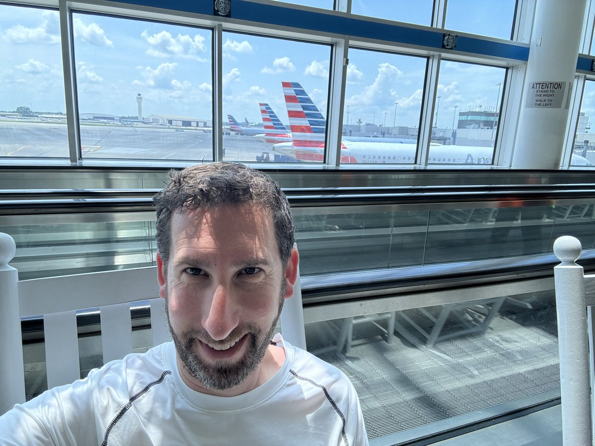 run4papa's tweet image. R4P✈️✈️✈️Buffalo, NY👀

🏃‍➡️First 1️⃣3️⃣.1️⃣ race of 2️⃣0️⃣2️⃣4️⃣ this weeekend! 

🔥Fired up to run the @BuffaloMarathon  with some extra special guests

#RunningAgainstDementia #50halfmarathons50states #state36🌍

🧠@NUMesulamCenter @NUFeinbergMed 💜