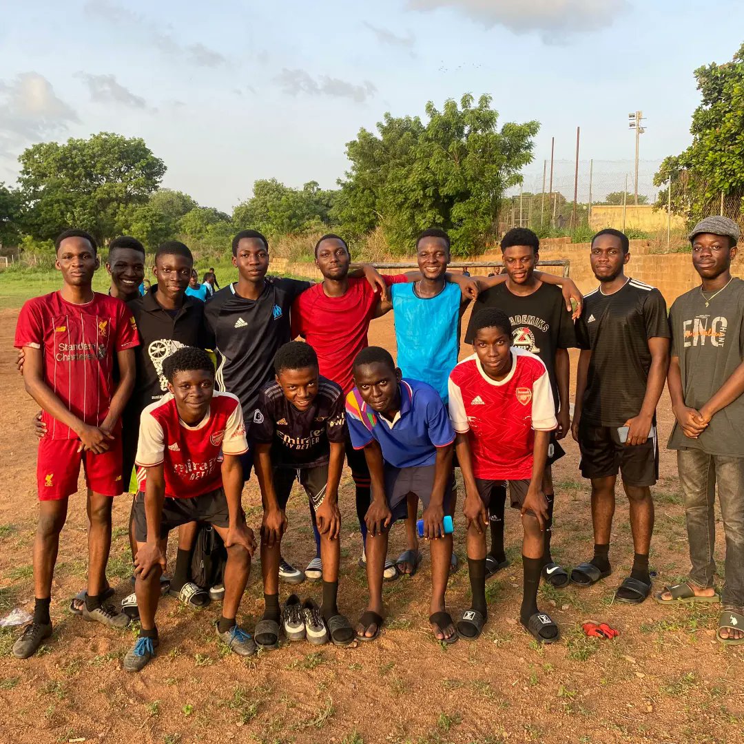 EUnilorin's tweet photo. Safe to say the Primus Chambers was ably represented at the recently concluded Inter-Chamber Football Competition that was organized in the faculty of law because this lineup!🥶🔥
#executives #equitychambers #equitarians #EquityIntellect #football #explorepage #explore #explorer https://t.co/aDnlKGzdMK