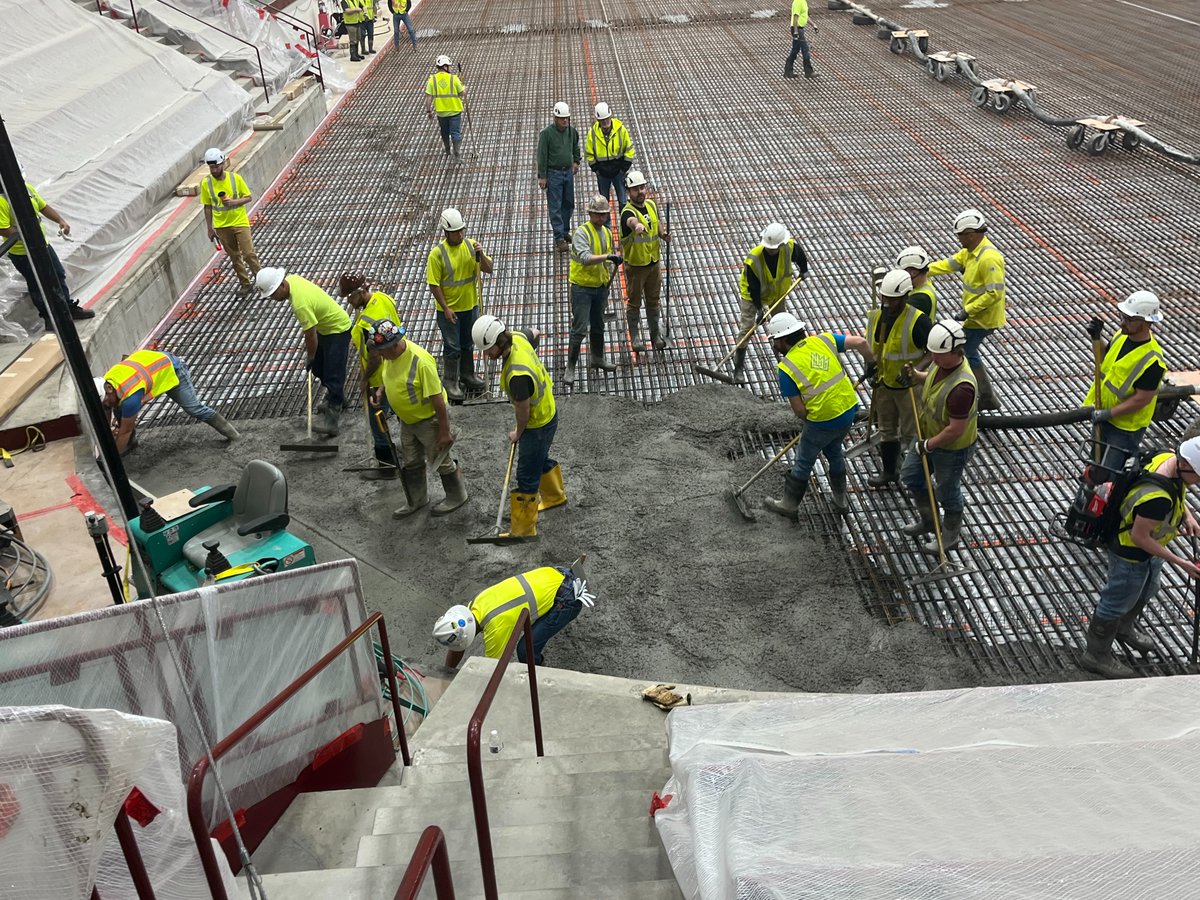 florx003's tweet photo. Ridder Arena Floor concrete install today! https://t.co/QeQ9OD5IOZ