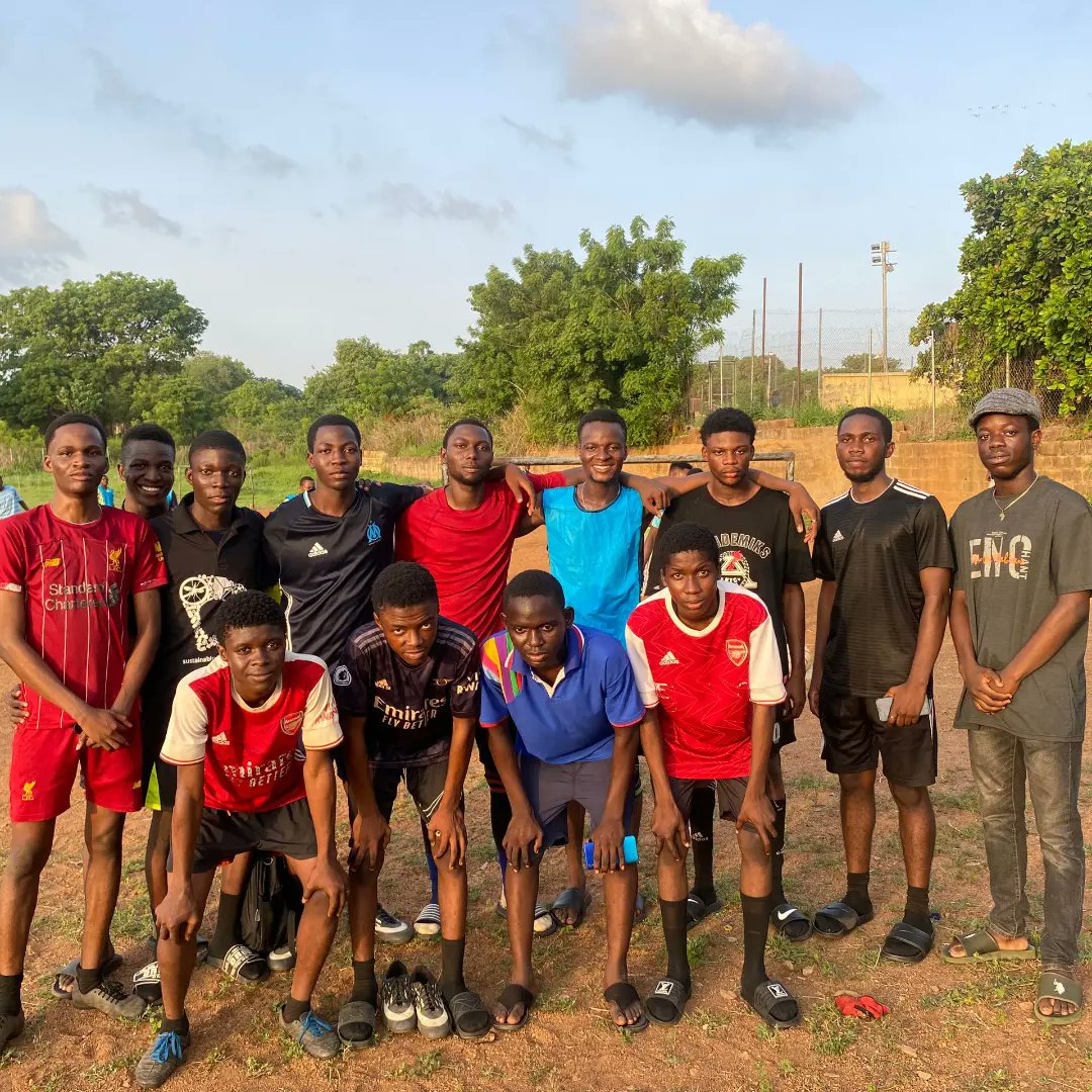 EUnilorin's tweet photo. Safe to say the Primus Chambers was ably represented at the recently concluded Inter-Chamber Football Competition that was organized in the faculty of law because this lineup!🥶🔥
#executives #equitychambers #equitarians #EquityIntellect #football #explorepage #explore #explorer https://t.co/aDnlKGzdMK