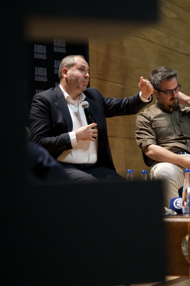 andadernegi's tweet photo. 1. Uluslarası Afet Film Festivali kapsamında düzenlenen “Savaş, Göç ve Medya” panelimizde bizlerle buluşan; bizlere anılarını aktaran Sn. Prof. Dr. Murat Erdoğan, Sn. Öğr. Gör. Dr. Gökhan Evecen, Sn. Mustafa Deveci ve Sn. Erçin Ertürk’e teşekkür ederiz.
#uaff #uaffest #uaffestival #anda #andaderneği #andayanında