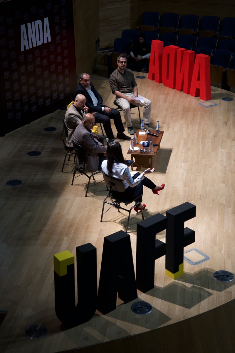 andadernegi's tweet photo. 1. Uluslarası Afet Film Festivali kapsamında düzenlenen “Savaş, Göç ve Medya” panelimizde bizlerle buluşan; bizlere anılarını aktaran Sn. Prof. Dr. Murat Erdoğan, Sn. Öğr. Gör. Dr. Gökhan Evecen, Sn. Mustafa Deveci ve Sn. Erçin Ertürk’e teşekkür ederiz.
#uaff #uaffest #uaffestival #anda #andaderneği #andayanında